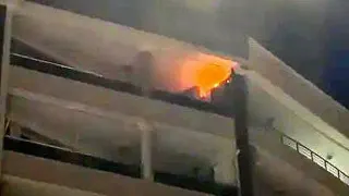 Siirt'te Şampiyonluk Kutlamasında Havai Fişek Kombiyi Tuttu, Yangın Çıktı