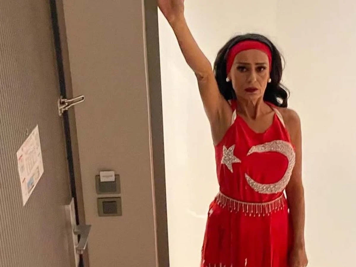 Yıldız Tilbe'den Milli Takım Marşı Açıklaması: 'Ben Küfürlü Yaparım, Okuyamazsınız'